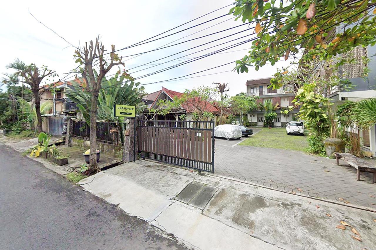 Urbanview Hotel Wayan Mansion デンパサール エクステリア 写真