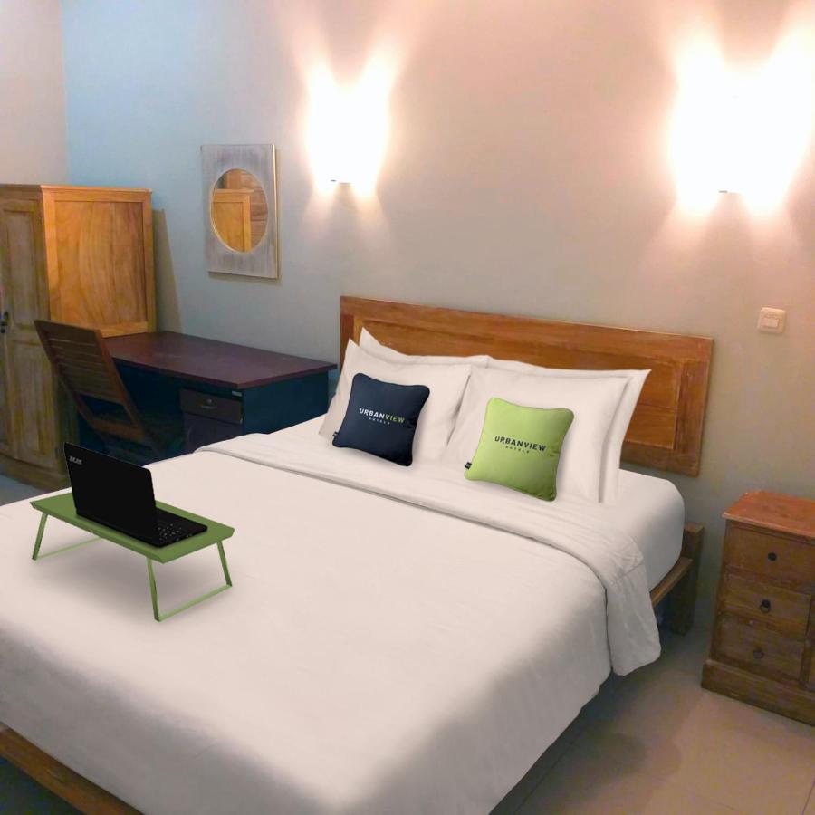 Urbanview Hotel Wayan Mansion デンパサール エクステリア 写真