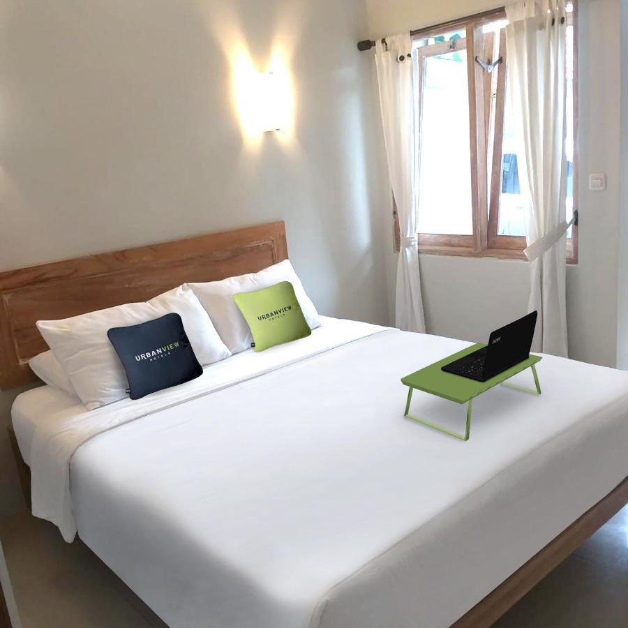 Urbanview Hotel Wayan Mansion デンパサール エクステリア 写真